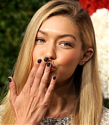 Gigi_Hadid_attends_God_s_Love_We_Deliver_Golden_Heart_Awards_in_New_York_-_Oct_16_2014_20.jpg