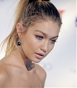 gigi-hadid-global-lyme-alliance-uniting-for-a-lyme-free-world-inaugural-gala-100815-image-009_.jpg