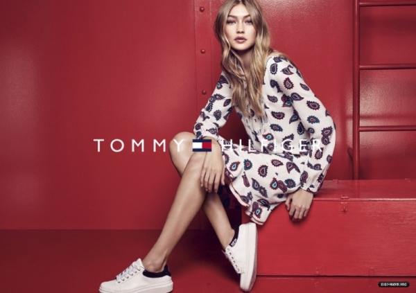 Gigi-Hadid-Tommy-Hilfiger-Fall-2016-Campaign07.jpg