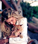gigihadid-guess-00055.jpg