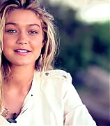 gigihadid-guess-00175.jpg