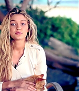 gigihadid-guess-00304.jpg