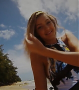 gigihadid-si-128.jpg