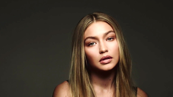 gigihadid-zaynmalik-kiss00101.jpg