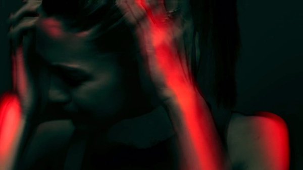 gigihadid-zaynmalik-kiss00125.jpg