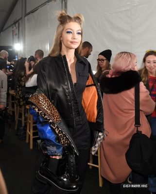backstage_281129.JPG