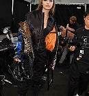 backstage_28629~0.JPG
