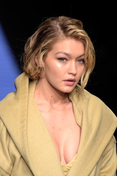 Gigi2BHadid2BMax2BMara2BRunway2BClose2Bups2BMFW2BFW20152ByrKASj6IFTax.jpg