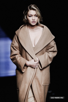 UHQ
