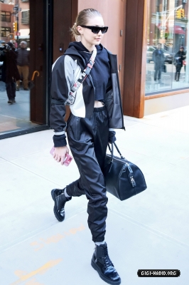 GIGI100.jpg