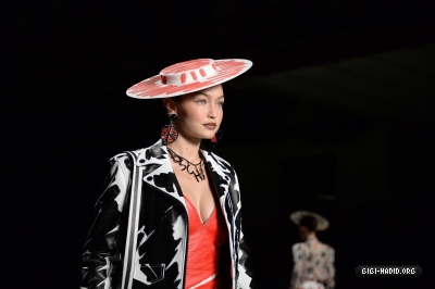 MOSCHINO013.jpg