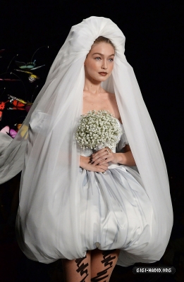 MOSCHINO027.jpg