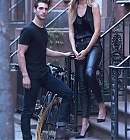 Gigi_Hadid_07~0.jpg