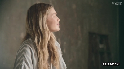 Gigi_Hadid__What_Would_Gigi_do___10_Things_You_Didn_t_Know___British_Vogue_0460.jpg